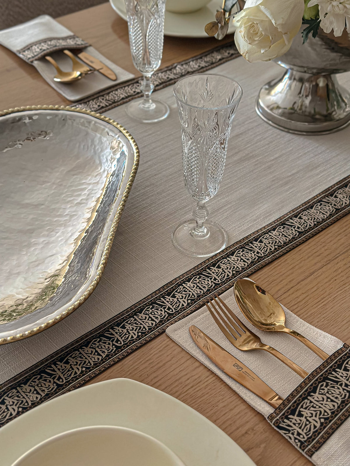 Calligraphy dinning sets